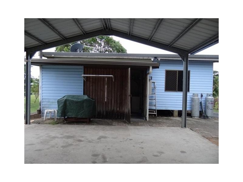 21 JUDY STREET FLYING FISH POINT, Flying Fish Point QLD 4860