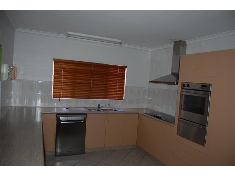 14 BROAD Street, Etty Bay QLD 4858