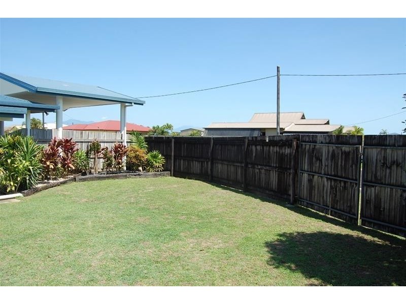 14 BROAD Street, Etty Bay QLD 4858