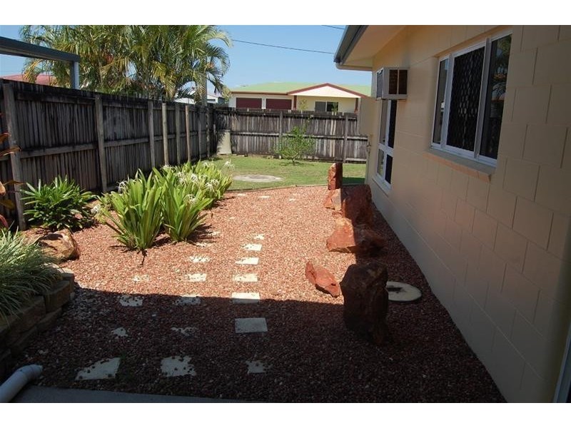 14 BROAD Street, Etty Bay QLD 4858