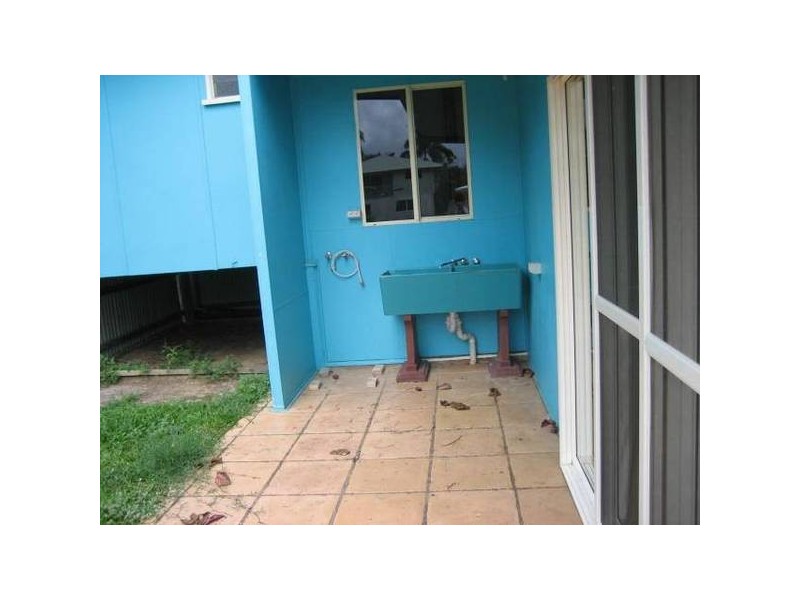 28 The Esplanade, Coconuts QLD 4860