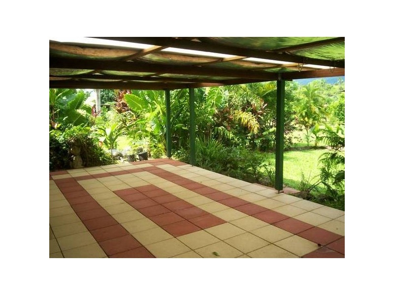 24 TOM CARR CL., Innisfail QLD 4860