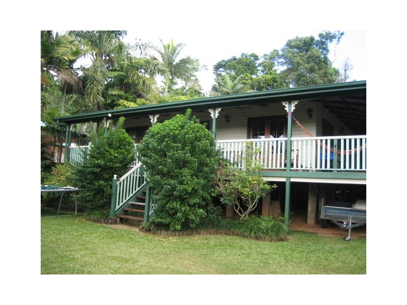 17 Enid, Flying Fish Point QLD 4860
