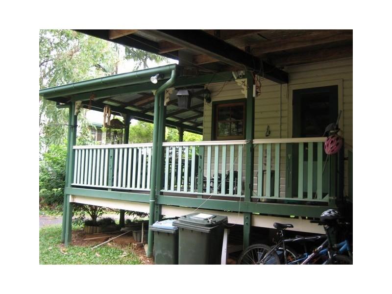 17 Enid, Flying Fish Point QLD 4860