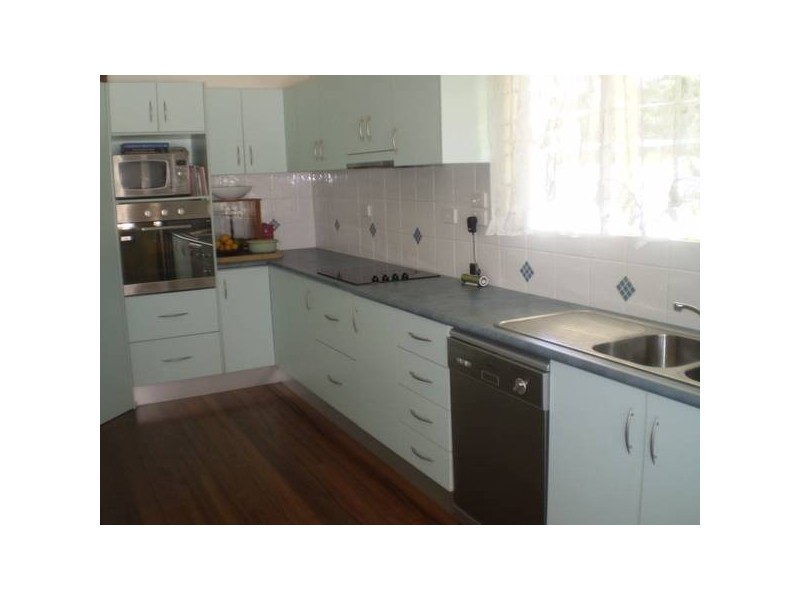 10 Hargreave Street, Kurrimine Beach QLD 4871