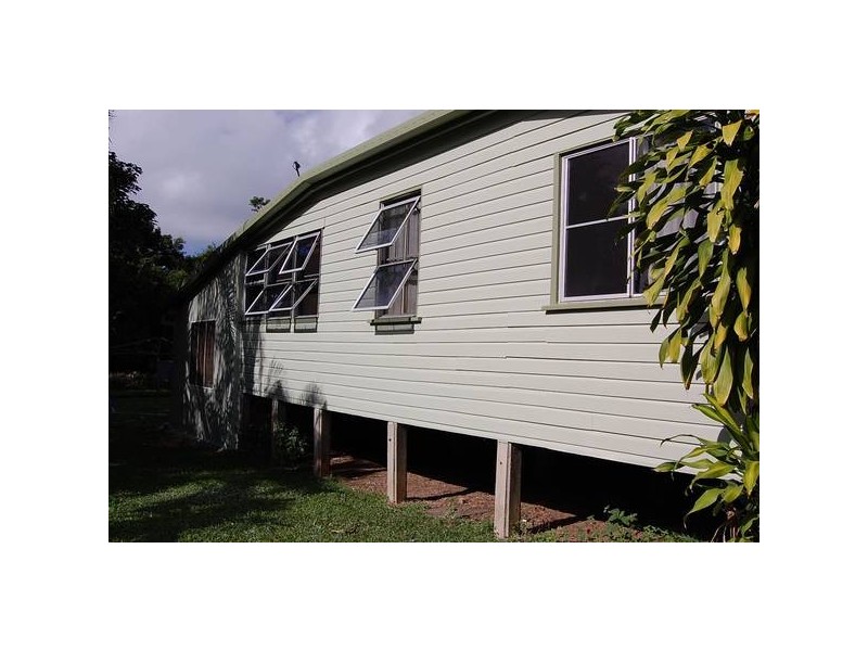 5 Henry, Silkwood QLD 4856