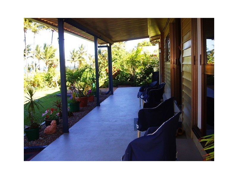 8 Esplanade, Innisfail QLD 4860