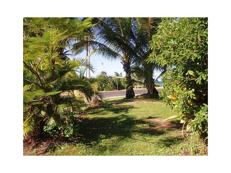 8 Esplanade, Innisfail QLD 4860