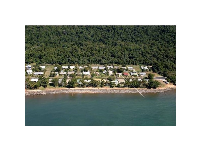 21 Feldt, Flying Fish Point QLD 4860