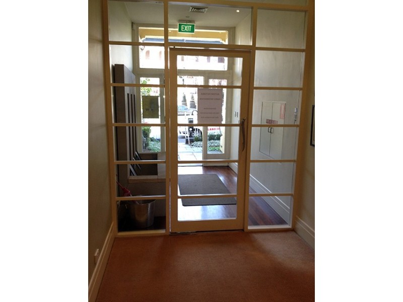 2/28 Drummond Street, Carlton VIC 3053