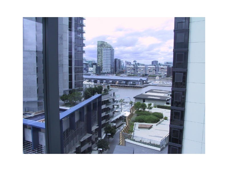 008/401 Docklands Dve, Docklands VIC 3008