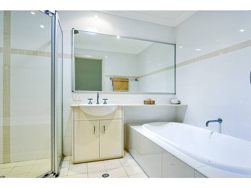 10 Honeyeater Grove, Warriewood NSW 2102