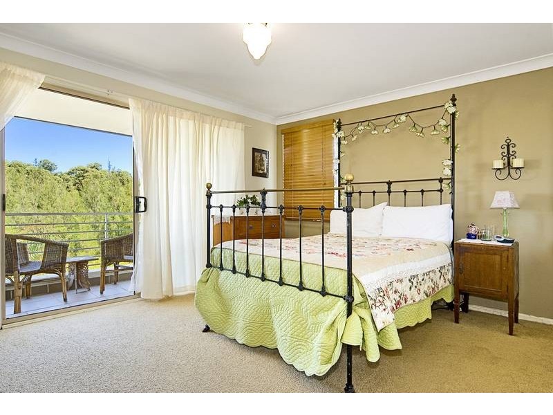 10 Honeyeater Grove, Warriewood NSW 2102