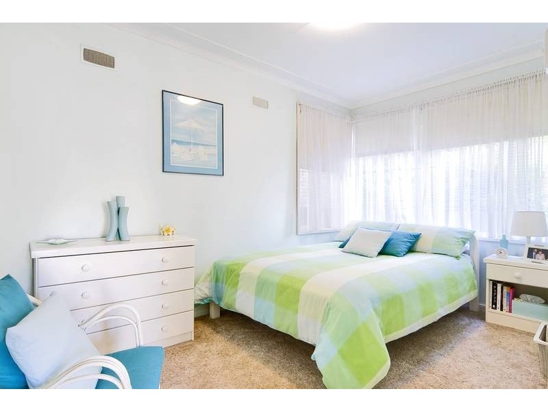 32 Ambleside Street, Wheeler Heights NSW 2097