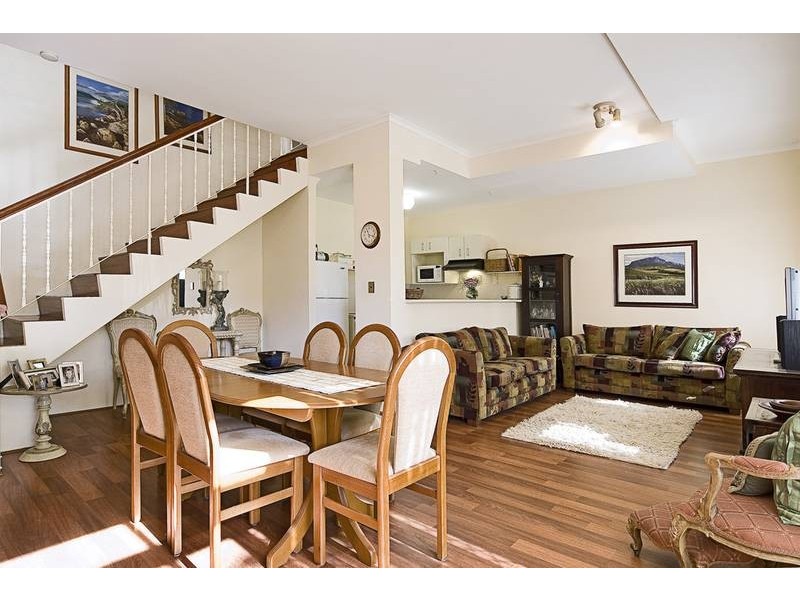 13/2 Forest Road, Warriewood NSW 2102