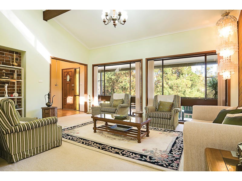 2 James Wheeler Place, Wheeler Heights NSW 2097