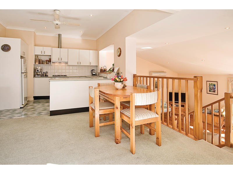 8 Grasmere Crescent, Wheeler Heights NSW 2097