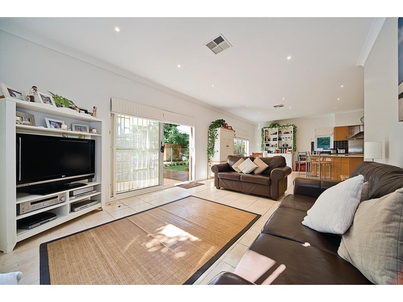 37 Mahogany Boulevard, Warriewood NSW 2102