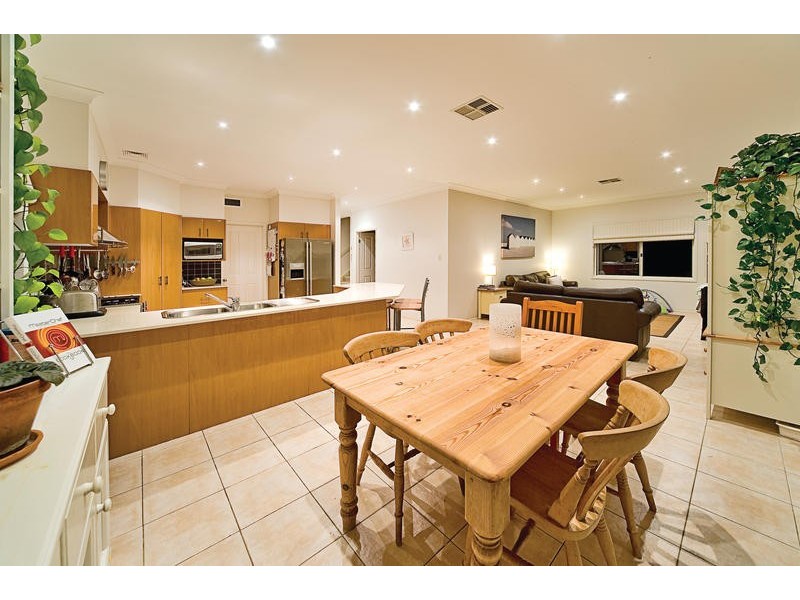 37 Mahogany Boulevard, Warriewood NSW 2102