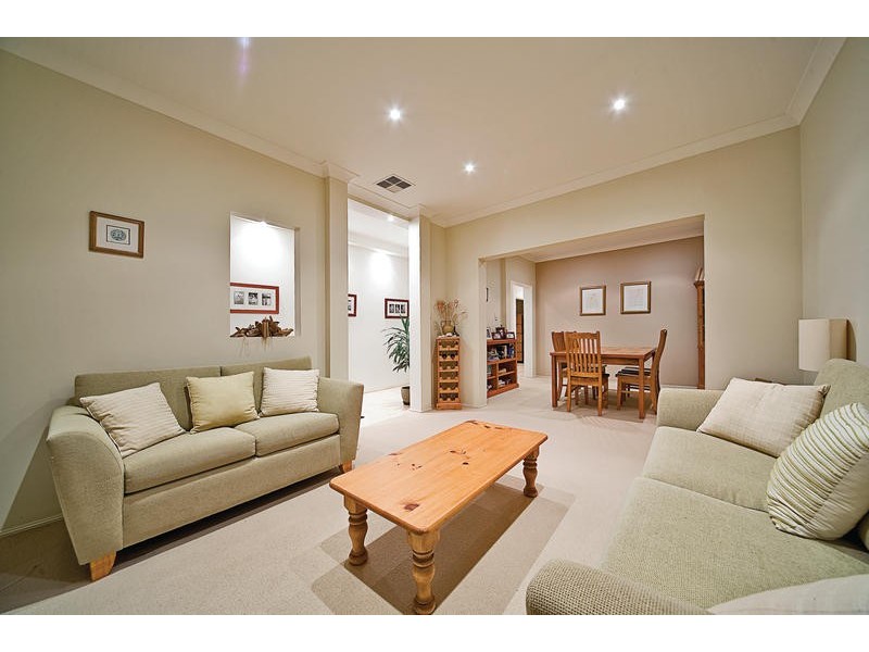 37 Mahogany Boulevard, Warriewood NSW 2102