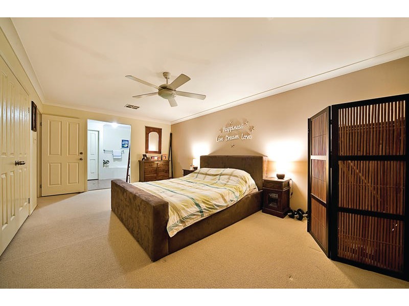 37 Mahogany Boulevard, Warriewood NSW 2102