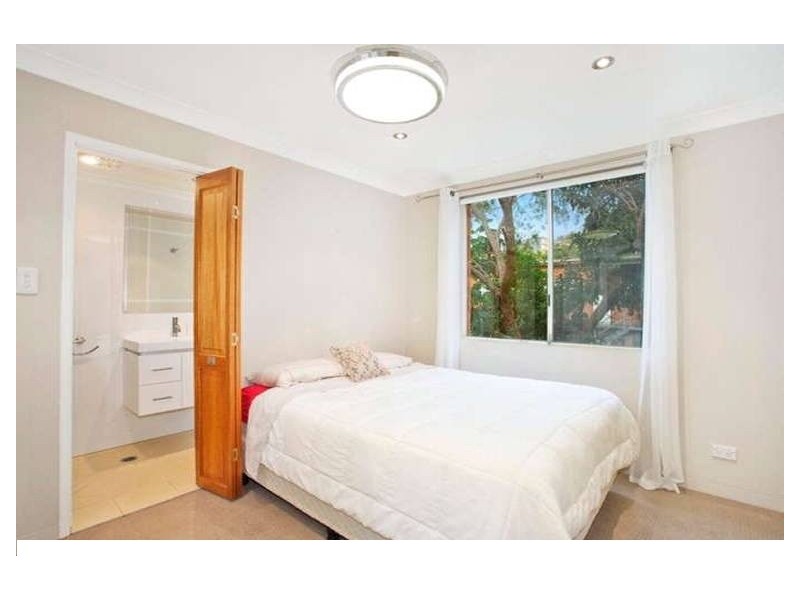 8/104 Wyadra Ave, Freshwater NSW 2096