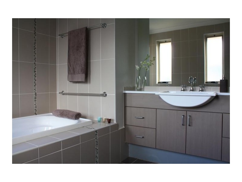 24 Mahogany Boulevard, Warriewood NSW 2102