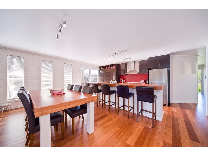 6 Melaleuca Place, Warriewood NSW 2102