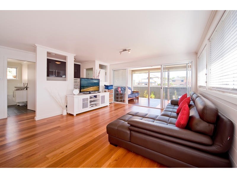 6 Melaleuca Place, Warriewood NSW 2102