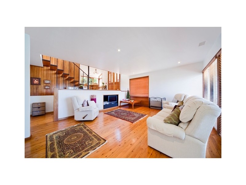 15 Arnott Crescent, Warriewood NSW 2102