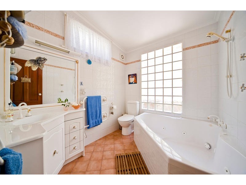 34 The Crescent, North Narrabeen NSW 2101