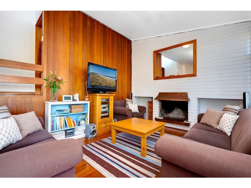 11 Elanora Road, Elanora Heights NSW 2101