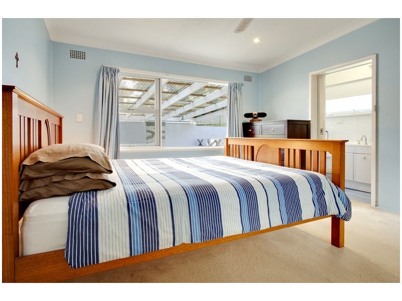 76 Warriewood Road, Warriewood NSW 2102