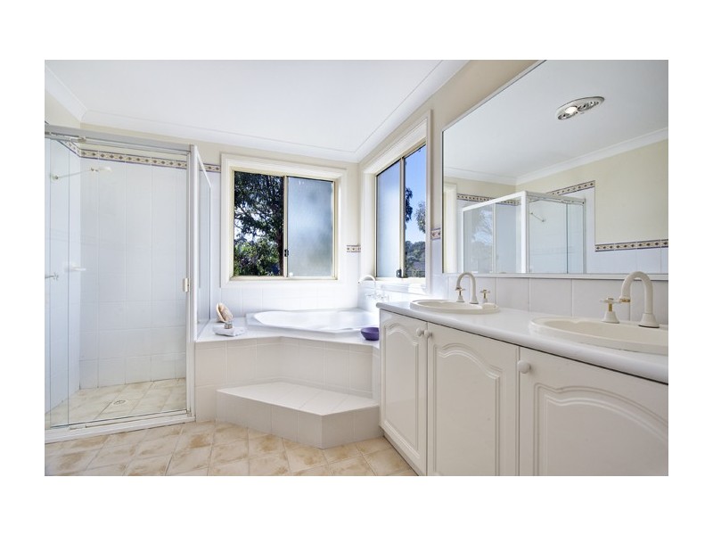 2 Parkland Way, Warriewood NSW 2102