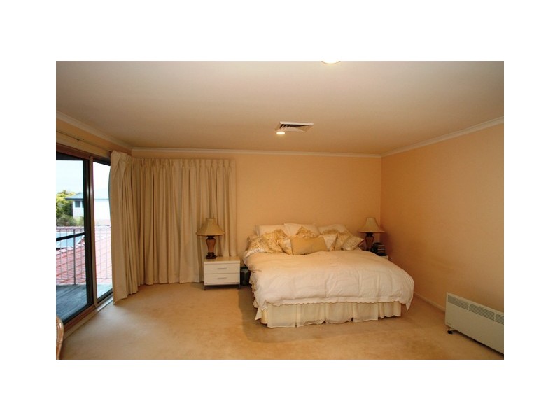 3 Delaigh Avenue, North Curl Curl NSW 2099