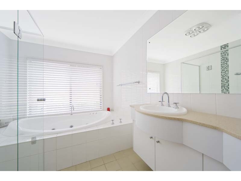 17 Keith Payne VC Place, Narraweena NSW 2099