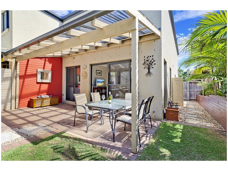 1 Lorikeet Grove, Warriewood NSW 2102