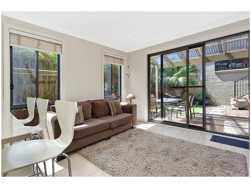 1 Lorikeet Grove, Warriewood NSW 2102