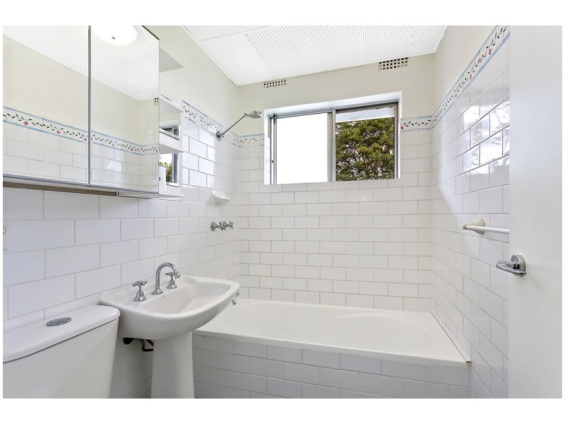 2/6 Holborn Avenue, Dee Why NSW 2099