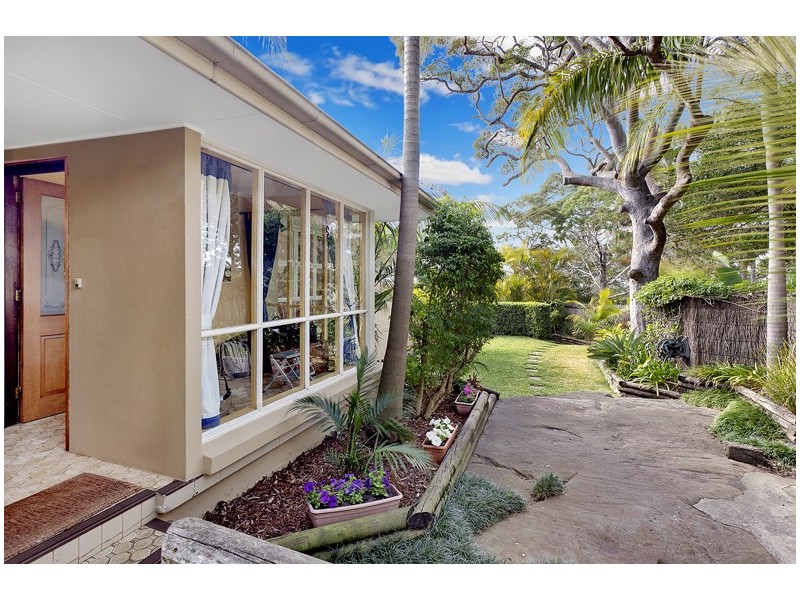 8 Bolwarra Road, North Narrabeen NSW 2101