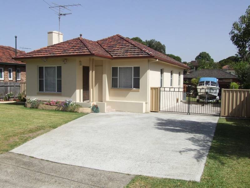 20 Leslie Street, Roselands NSW 2196