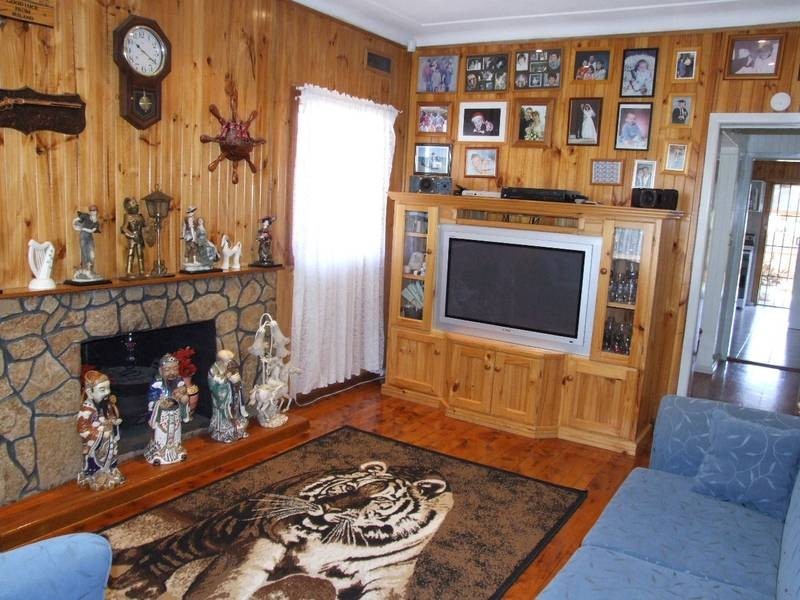 20 Leslie Street, Roselands NSW 2196