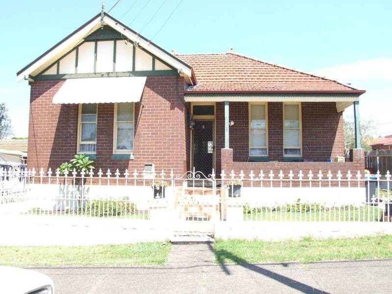 8 Hall Street, Belmore NSW 2192