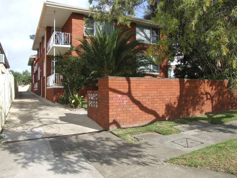 2/38 Chalmers Street, Belmore NSW 2192