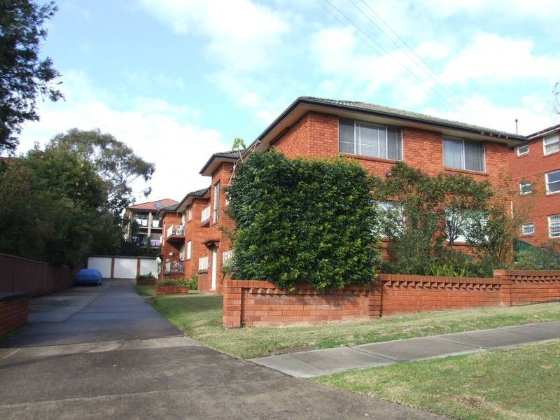 8/100 Leylands Parade, Belmore NSW 2192