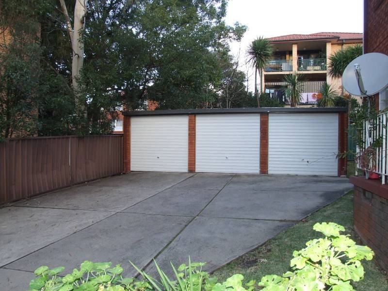 8/100 Leylands Parade, Belmore NSW 2192