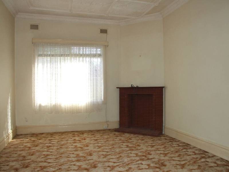 10 Jeffrey Street, Canterbury NSW 2193
