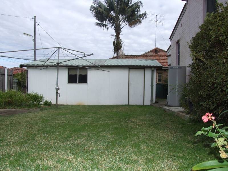 10 Jeffrey Street, Canterbury NSW 2193