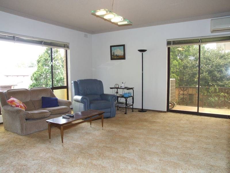 21 Raymond Avenue, Roselands NSW 2196