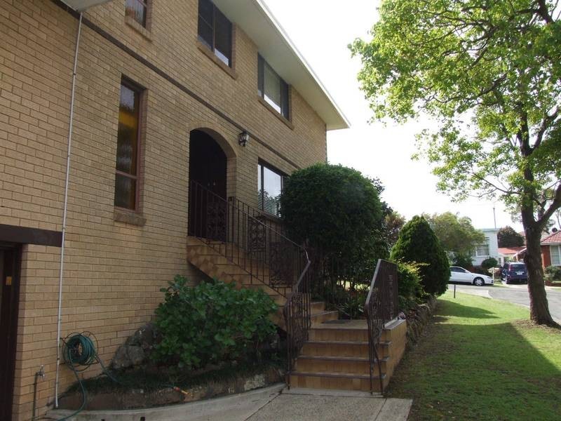 21 Raymond Avenue, Roselands NSW 2196